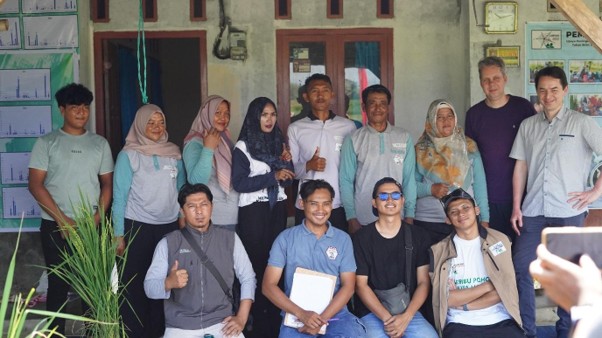 Tim Media Jerman Kunjungi Lokasi Program Adaptasi Perubahan Iklim JAMTANI di Pangandaran dan Cilacap 